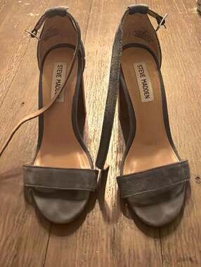 Steve Madden Carrson Grey Suede Block Heel Sandals Size 6M